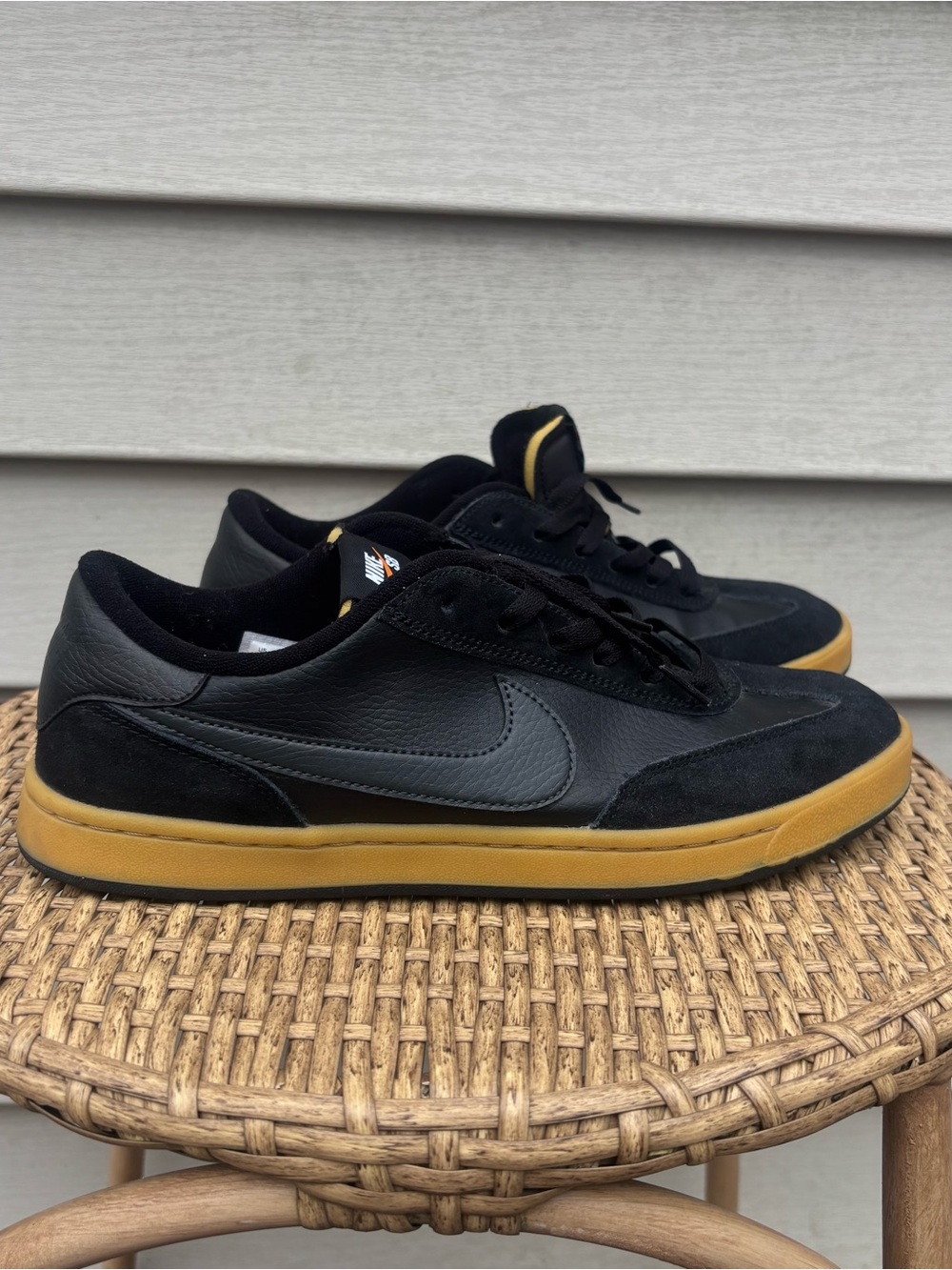 Nike Men’s SB FC Classic Black With Yellow Gum Skate Shoes - Size 10.5